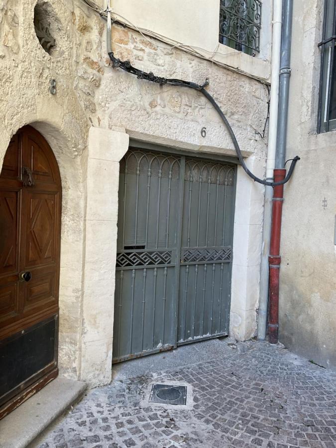 Place Aux Herbes Nîmes Exterior foto